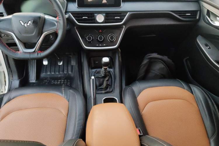 Used Wuling Hongguang S3 2018 1.5L Manual Comfort Model China V Standard