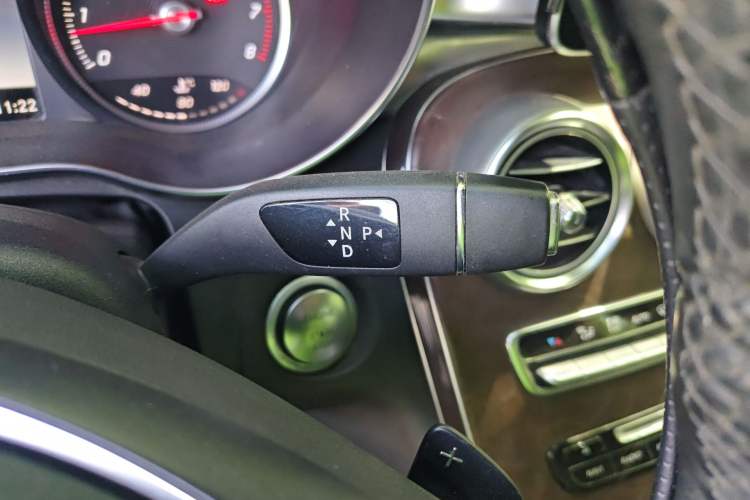 Used Mercedes-Benz GLC 2016 GLC 300 4MATIC Dynamic Model
