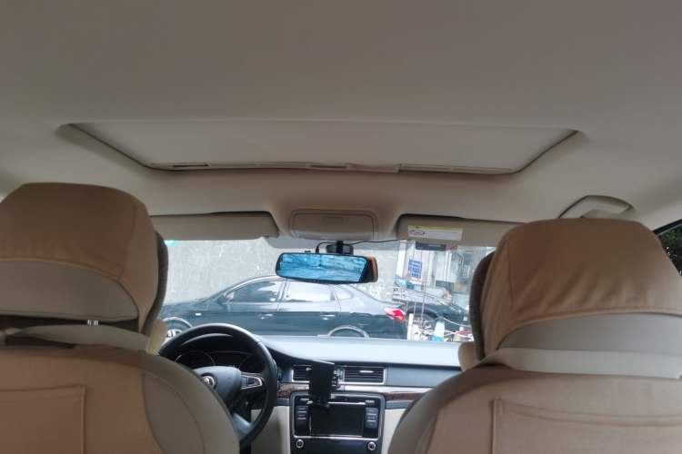 Used Skoda Superb 2013 1.8TSI Automatic Yashi Edition Headliner