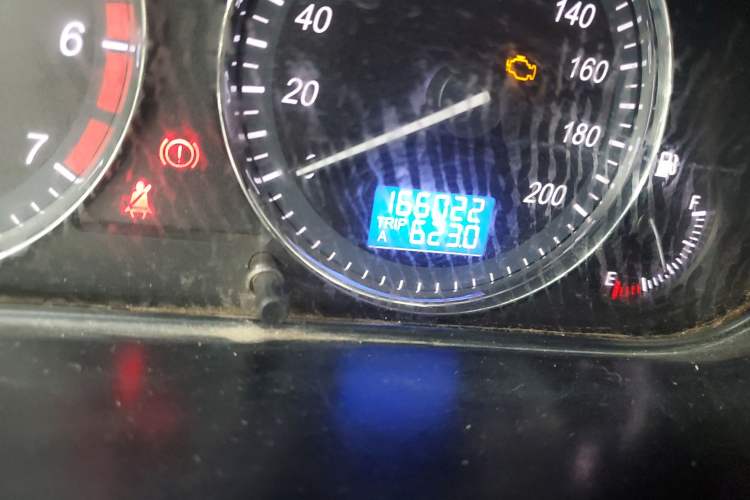 Used BAIC Weiwang M20 2014 1.5L Ultra-Luxury BJ415B Odometer Close Up