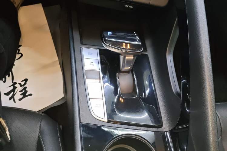 Used Hyundai Elantra 2023 1.5L CVT GLX Elite Edition Gear Lever