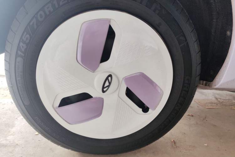 Used Chery QQ Ice Cream 2022 170km Sundae Phosphate Lithium-Ion