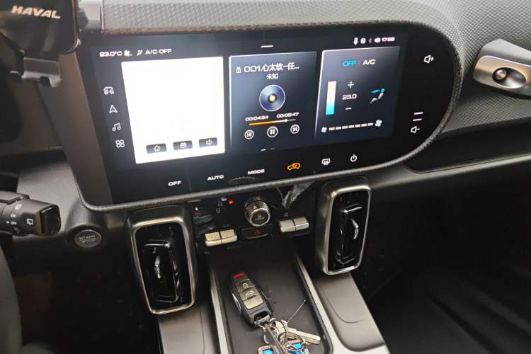 Used Haval DARGO 2024 1.5T DCT Labrador Edition Audio And AC Panel