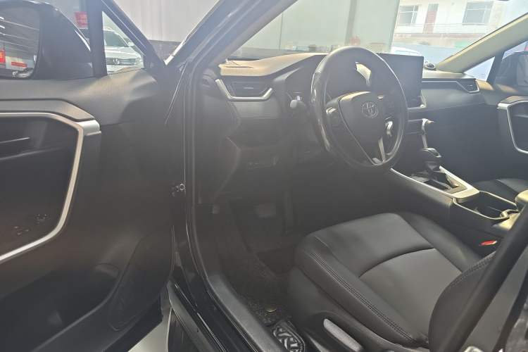 Used Toyota RAV4 2021 2.0L CVT Two-Wheel Drive Urban Edition
