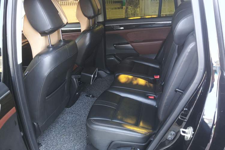 Used GAC Trumpchi GS8 2017 320T Four-Wheel Drive Luxury Smart Connectivity Version (7 Seats)
