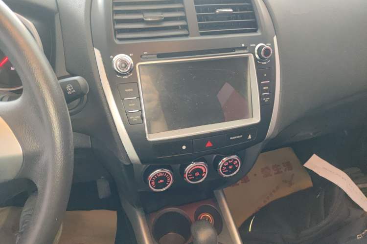 Used Mitsubishi ASX 2013 2.0L CVT Two-Wheel Drive Elite Edition Audio And AC Panel