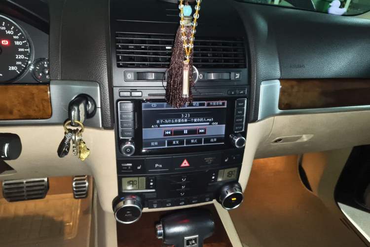 Used Volkswagen Touareg 2007 3.6L Top-Tier Version