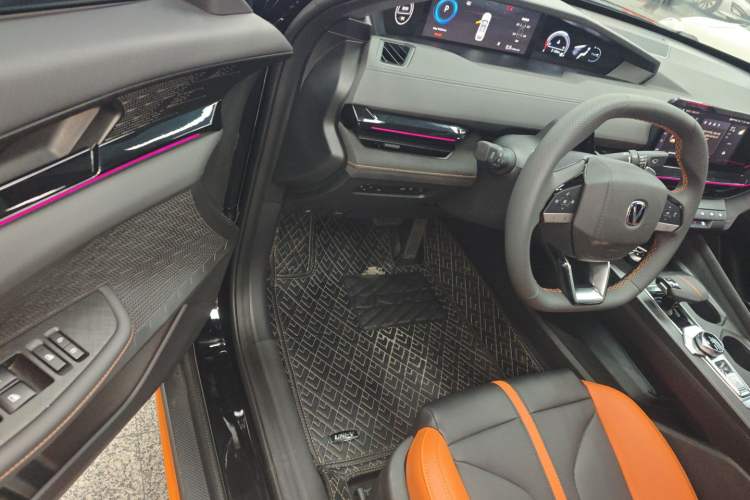 Used Changan UNI-V 2024 1.5T Prestige Sport Edition
