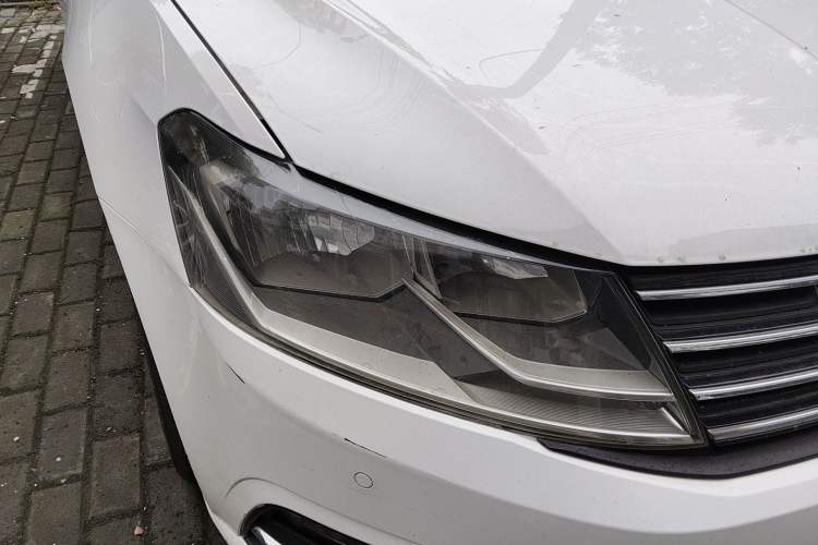 Used Volkswagen Lavida 2017 1.6L Automatic Comfort Edition Right Front Headlight