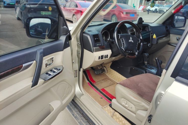 Used Mitsubishi Pajero 