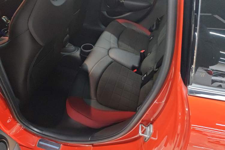 Used MINI 2018 2.0T COOPER S Racing Edition 5-door model Left Rear Seat