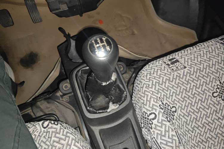 Used CHANGAN KAICHENG Star 3 2015 1.0L Base Version with Air Conditioning C10 Gear Lever