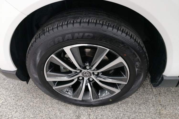 Used Toyota Harrier 2022 2.0L CVT Two-Wheel Drive Entry Version Exterior 4