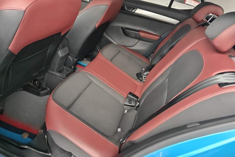 Used Skoda Fabia 2015 1.6L Automatic Smart Drive Edition
