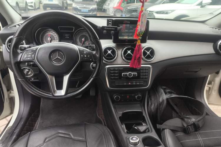 Used Mercedes-Benz GLA 2015 GLA 200 Fashion Model