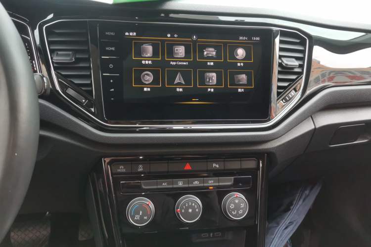 Used Volkswagen T-ROC 2022 280TSI DSG Two-Wheel Drive Comfort PLUS Audio And AC Panel