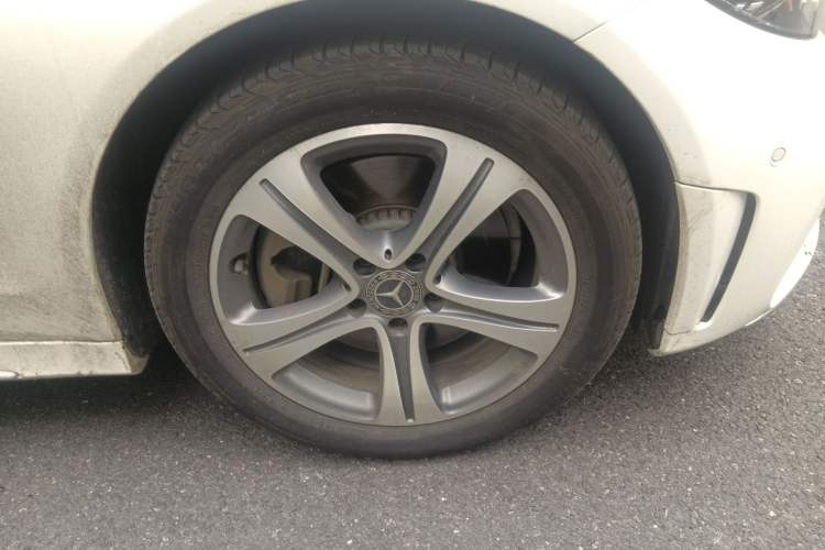 Used Mercedes-Benz C-Class 2019 C 260 L Sport Edition Right Front Wheel Hub
