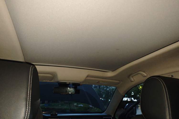 Used JMC Yusheng S330 2016 1.5L GTDi Automatic Two-Wheel Drive Flagship Edition Headliner