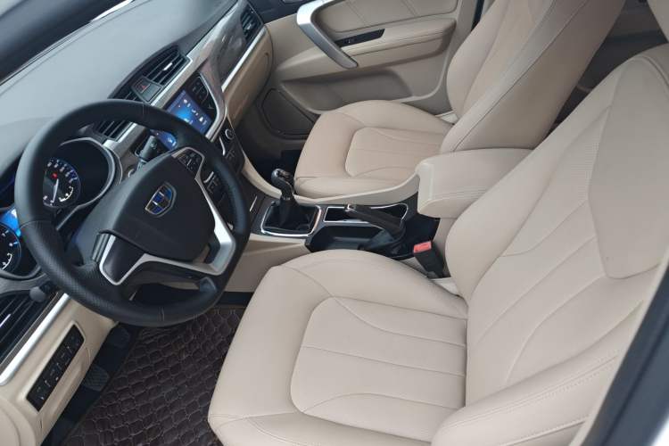 Used Geely Auto Emgrand 2017 Sedan Million Edition 1.5L Manual Luxury Model
