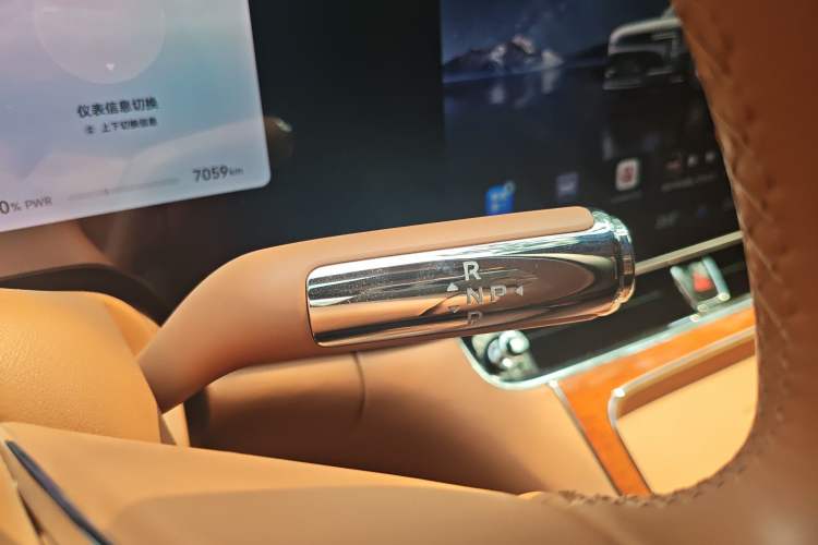 Used Hima S800 2025 Model, Range-Extended Starlight Premium Edition, 5 Seats
