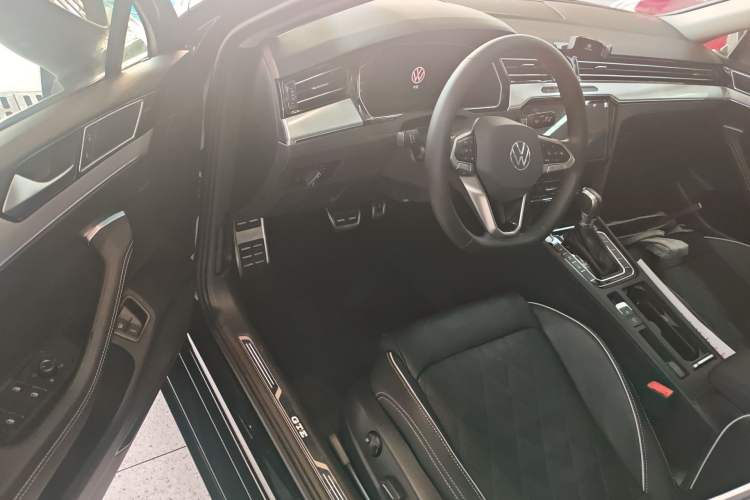 Used Volkswagen Magotan GTE Plug-in Hybrid 2022 GTE Luxury Model Driver Seat