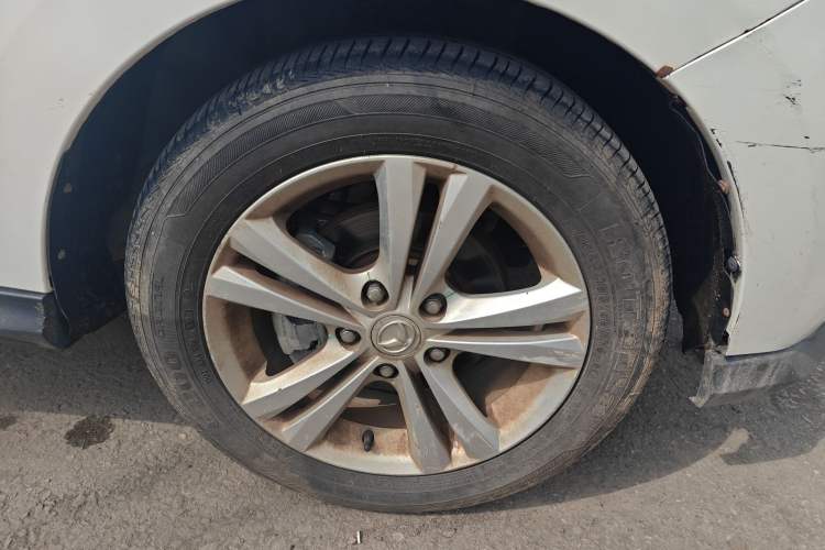 Used HYOSOW H3 2015 1.5L manual luxury version