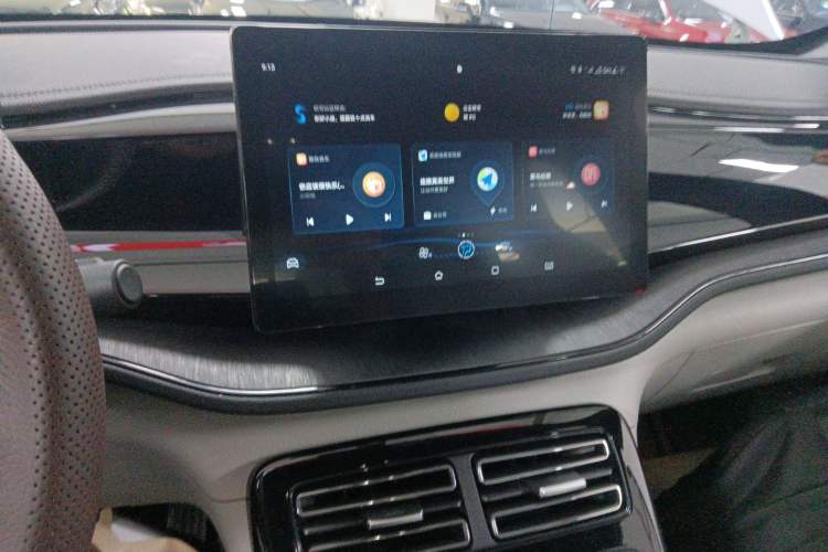 Used BYD Qin PLUS 2024 HONOR Edition DM-i 55KM Leading Model Audio And AC Panel