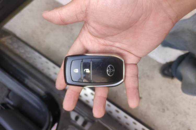 Used Toyota RAV4 2015 2.0L CVT Four-Wheel Drive New Edition