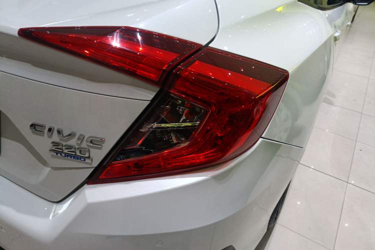 Used Honda Civic 2016 220TURBO CVT Luxury Edition