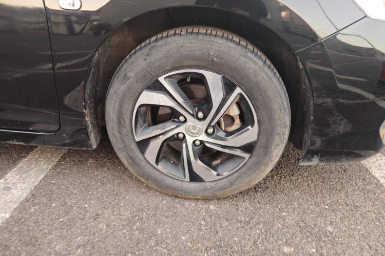 Used Honda Accord 2016 2.0L Comfort Edition Right Front Wheel Hub