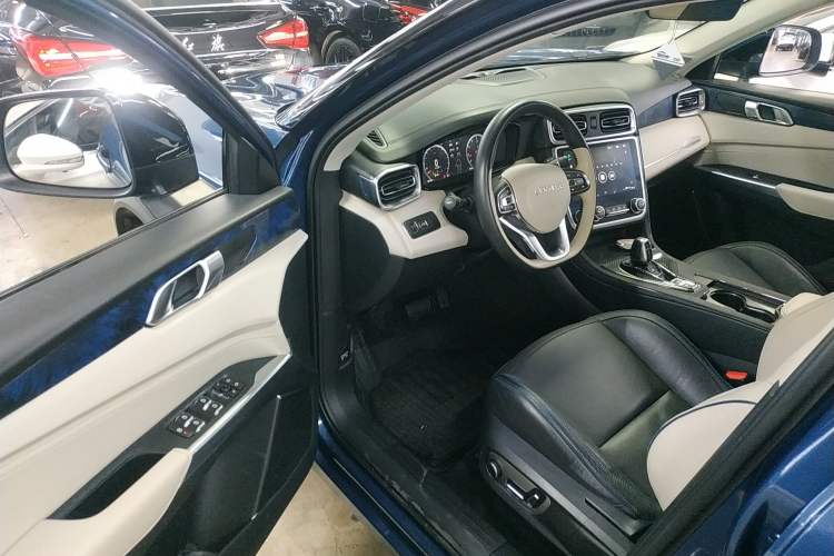 Used Lynk & Co 01 2017 2.0T Two-Wheel Drive Zhaopu Version Driver Seat