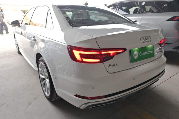 Used Audi A4L 2019 40 TFSI Fashion Edition China VI Emission Standard
