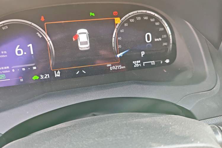 Used Toyota Camry 2021 Dual-Motor 2.5HG Luxury Edition Odometer Close Up