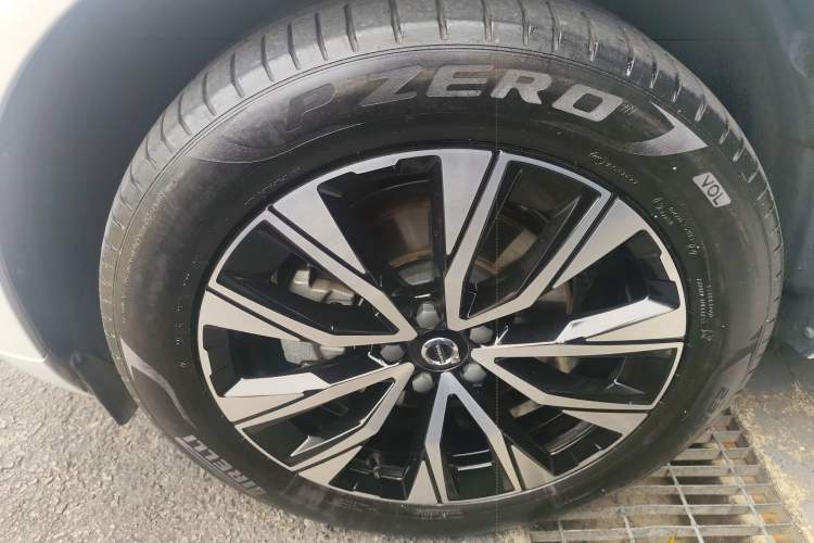 Used Volvo XC60 2023 B5 4x4 Smart Luxury Edition