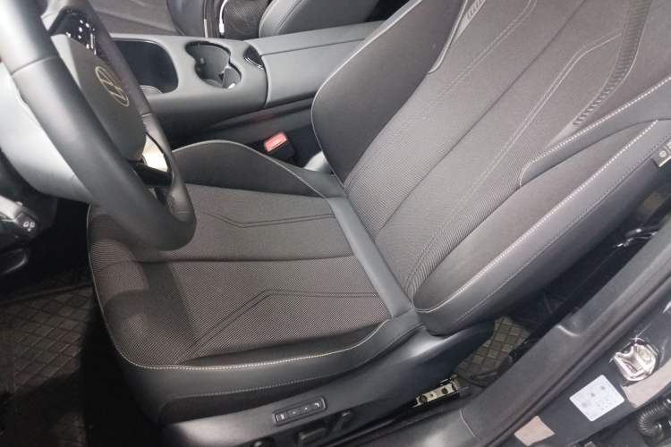 Used Volkswagen ID.UNYX 2024 Revised Pro Long-Range Version
