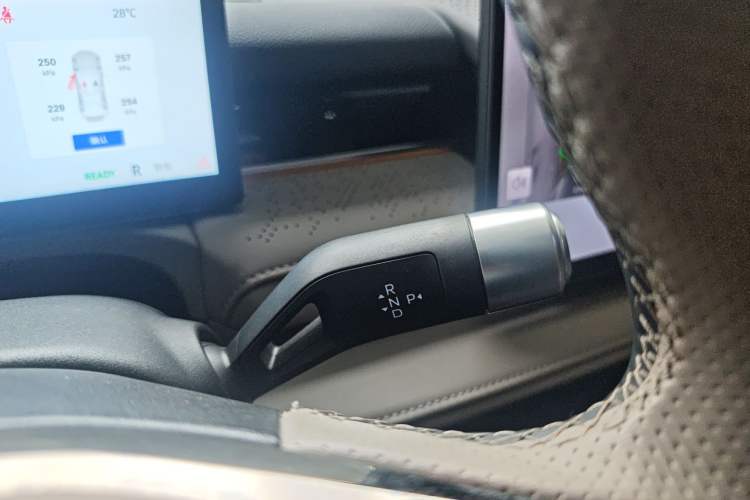 Used Geely Galaxy 8 2025 130km EM-P Starship Edition Gear Lever