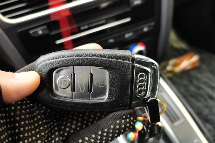 Used Audi A4L 2013 40 TFSI quattro Sport version Vehicle Key