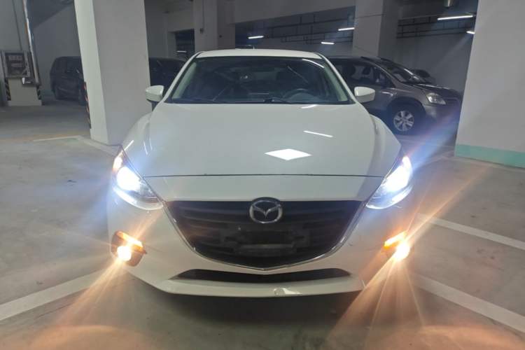 Used Mazda 3 Axela 2014 Hatchback 1.5L Manual Comfort Model
