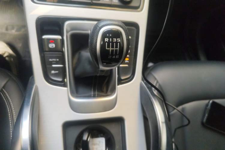 Used Geely Auto Emgrand X7 Sport 2016 2.0L Manual ZhiShang Version
