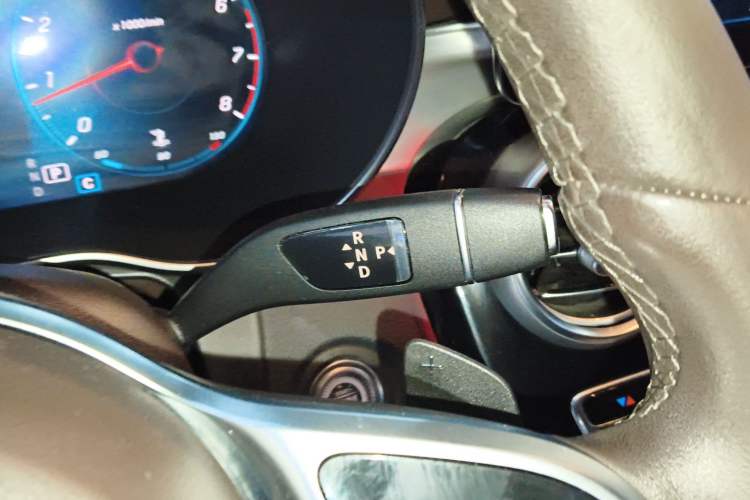 Used Mercedes-Benz GLC 2022 Refreshed GLC 260 L 4MATIC Dynamic Edition Gear Lever