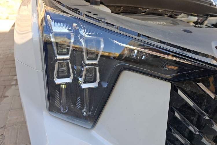 Used GAC Trumpchi GS8 2025 Linghang Series 2.0 TGDI Two-Wheel-Drive Luxury Edition 5 Seats Right Front Headlight