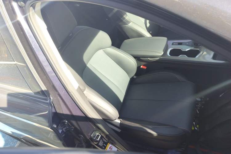 Used CHANGAN X7 PLUS 2024 1.5T Automatic Luxury Edition 5 Seats Right Front Seat