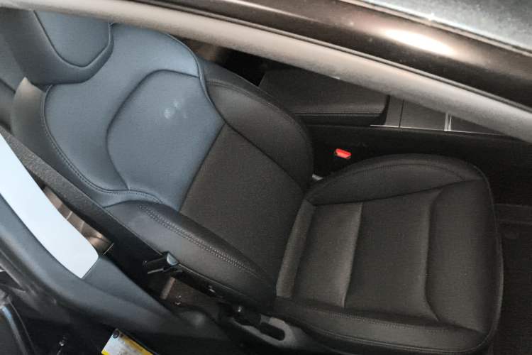 Used Tesla Model 3 2025 Rear-Wheel-Drive Version
