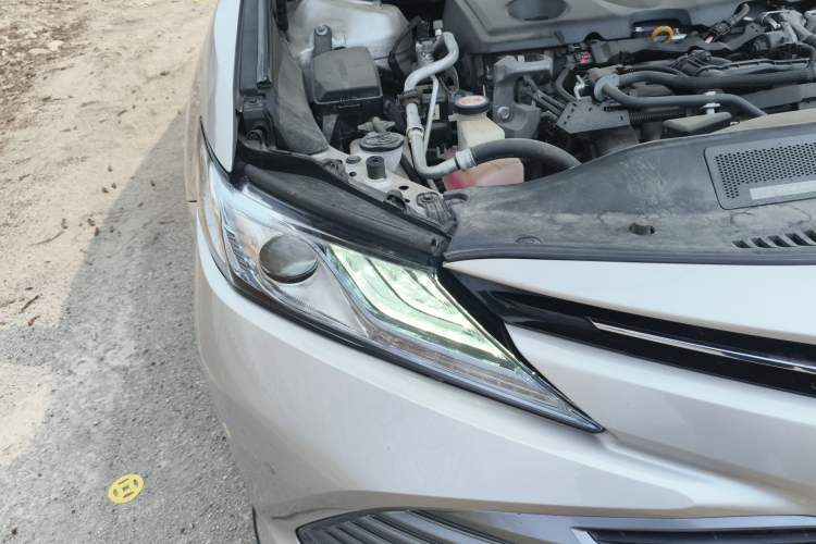 Used Toyota Camry 2018 Dual-Engine 2.5 HG Luxury Edition Right Front Headlight