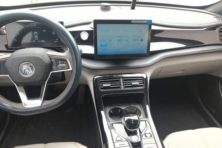 Used BYD Qin PLUS 2024 HONOR Edition DM-i 55KM Leading Model Audio And AC Panel