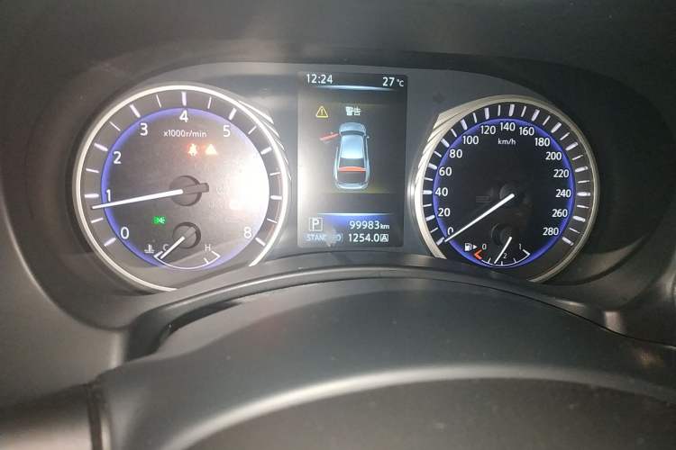 Used Infiniti Q50 2014 2.0T Comfort Edition
