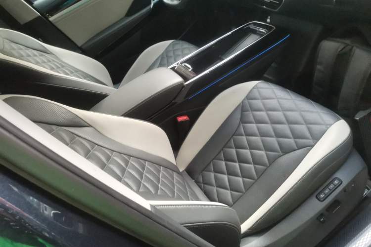 Used Volkswagen ID.6 CROZZ 2021 Long-Range PRO Edition