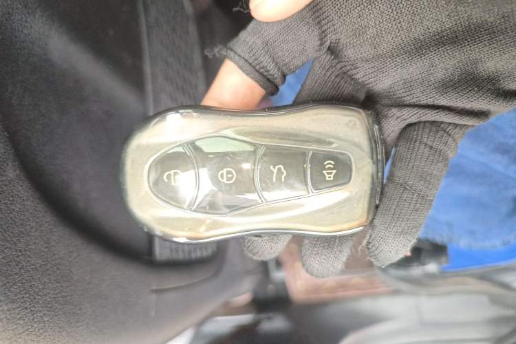 Used Geely Auto Emgrand X7 Sport 2020 1.5TD Automatic Smart Connect PRO Vehicle Key