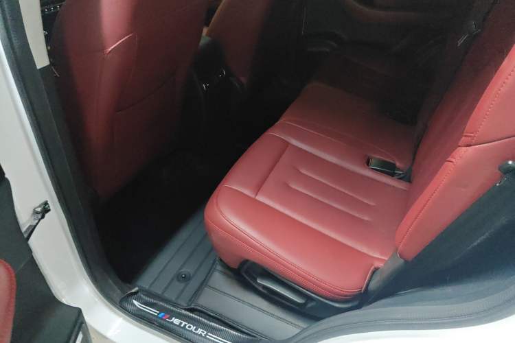 Used JETOUR X70 2023 1.5T DCT Overpass PRO+ Edition 7 Seats
