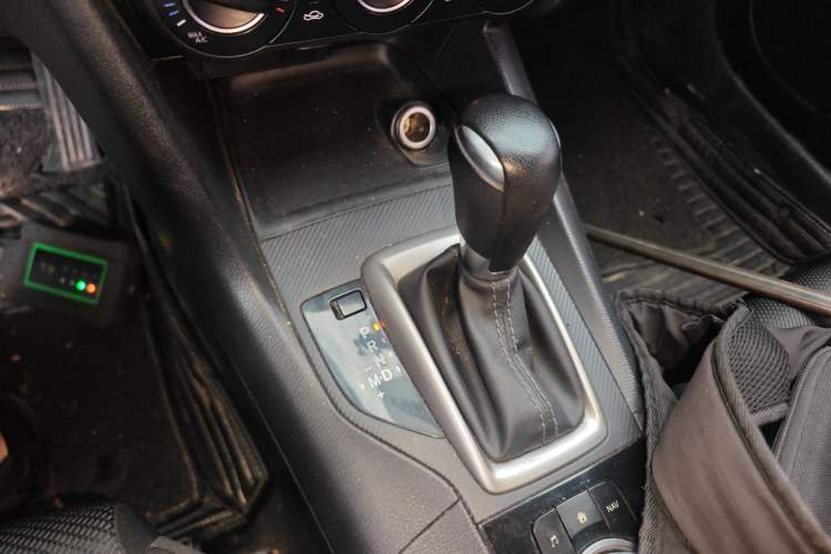 Used Mazda 3 Axela 2017 Sedan 1.5L Automatic Comfort Model Emission Standard China V Gear Lever